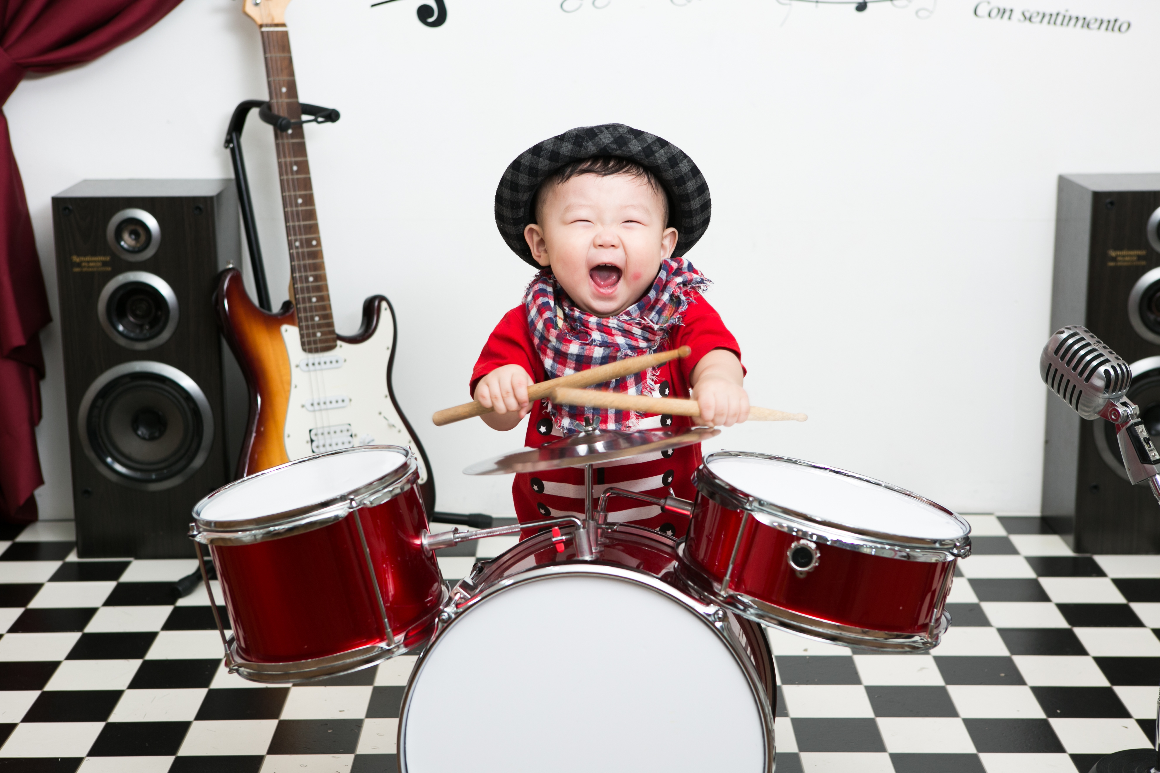 Batterie enfant : comment l'initier à cet instrument ?