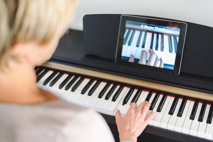 Comment Apprendre à Jouer du Piano Seul ?