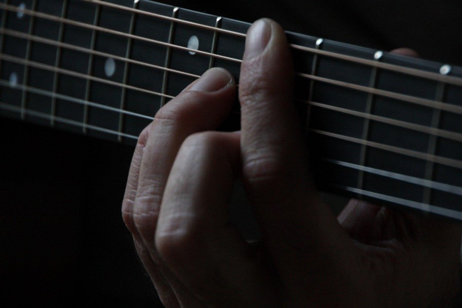 Comment jouer la gamme pentatonique mineure à la guitare ?