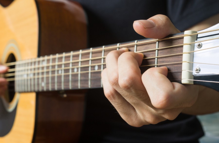 Quels sont les meilleurs accordeurs de guitare en ligne ?